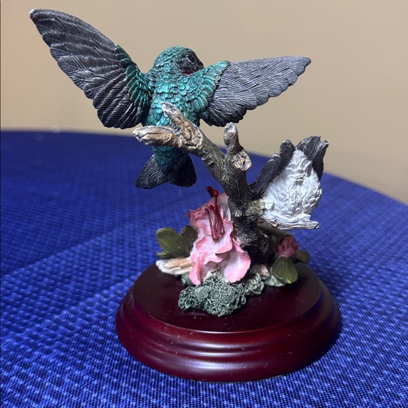 Country Artists #01398 Ruby Throated Hummingbird Pair Figurine 5.25” tall - Picture 3 of 6